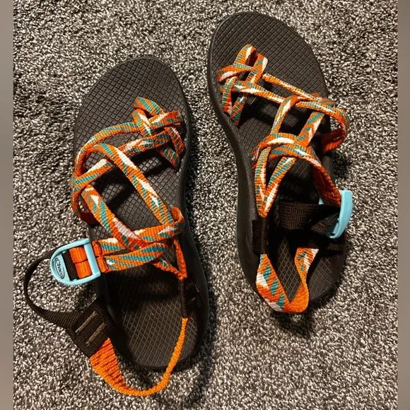 Women’s Chacos - Picture 1 of 3